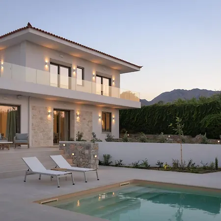 Costa Villa, Ultimate Beachside Retreat, By Thinkvilla Villa