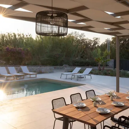 Costa Villa, Ultimate Beachside Retreat, By Thinkvilla Villa *