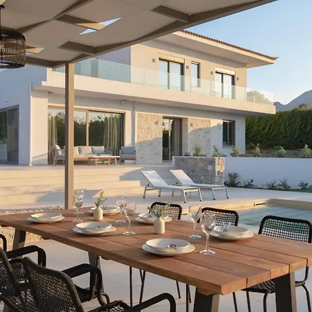 Costa , Walk To Sandy & Dinning, By Thinkvilla 빌라 *
